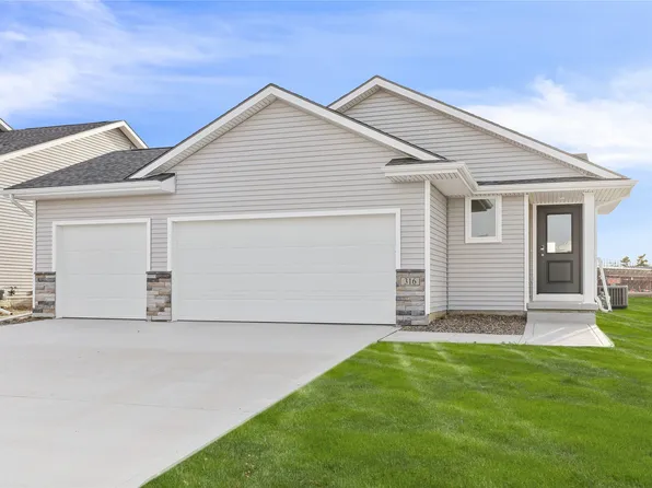 316 Fireside Dr NW, Bondurant, IA 50035