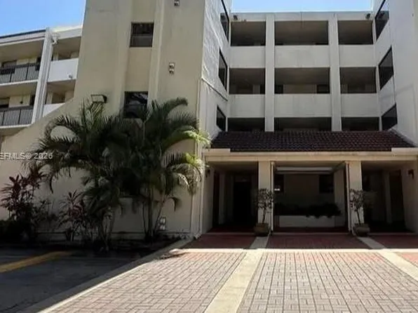 109 Lake Emerald Dr APT 105, Oakland Park, FL 33309