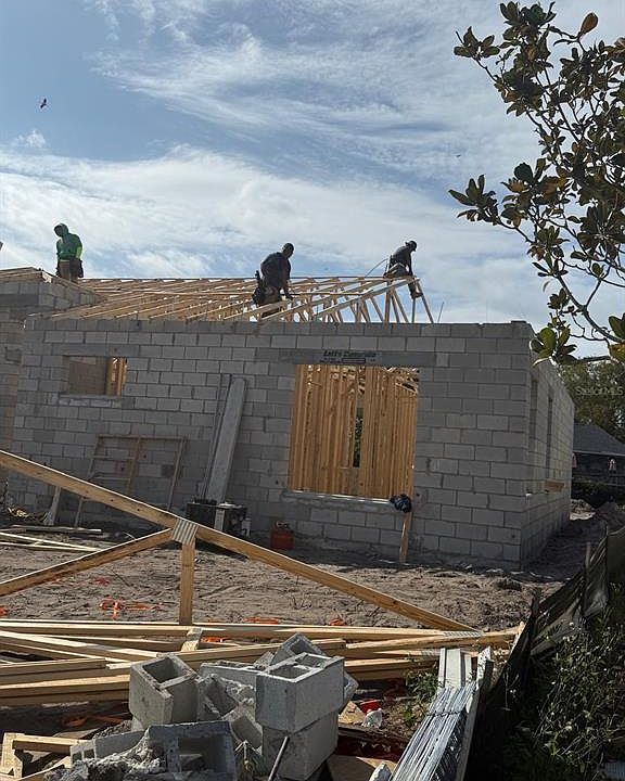 1st image of 292 Gardenia Rd