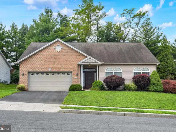 4033 Caissons Ct, Enola, PA 17025