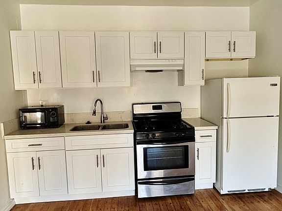 4th image of 1781 Orchid Ave #211