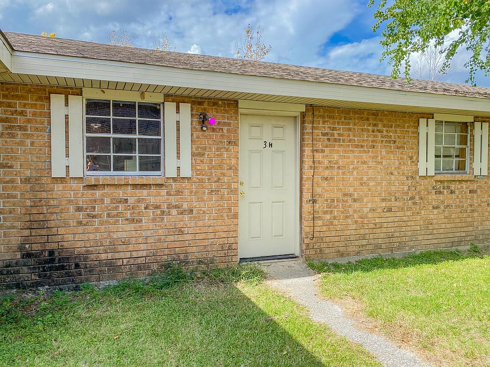 1st image of 1809 McHugh Dr #3