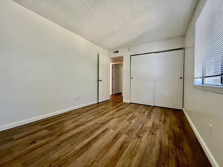 18073 E Ohio Ave #203 — Photo 13