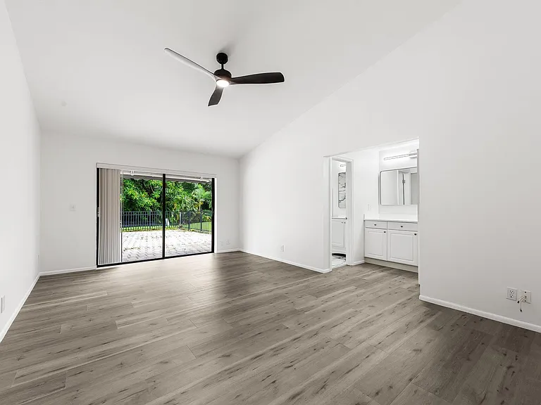 9718 Lancaster Pl — Photo 7