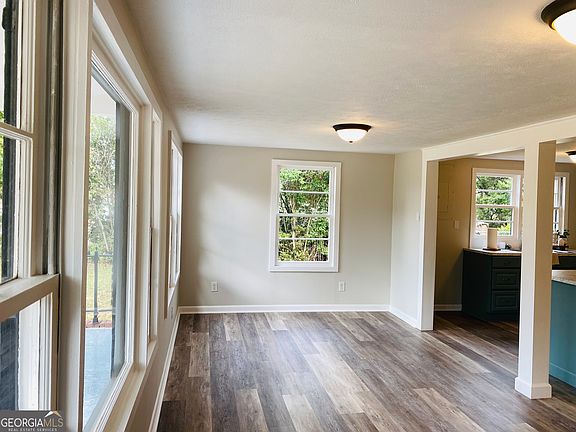 3rd image of 48 Jones St