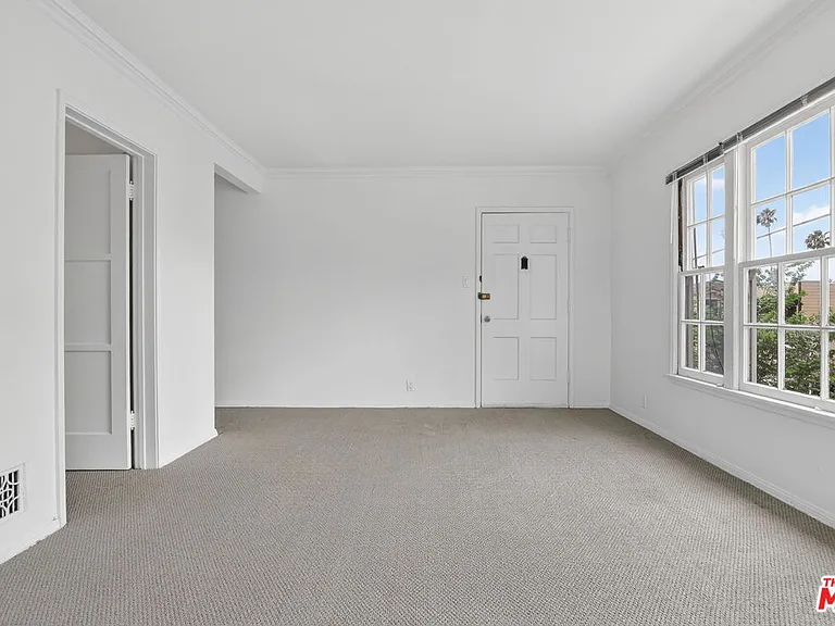 314 N Saint Andrews Pl #3 — Photo 2