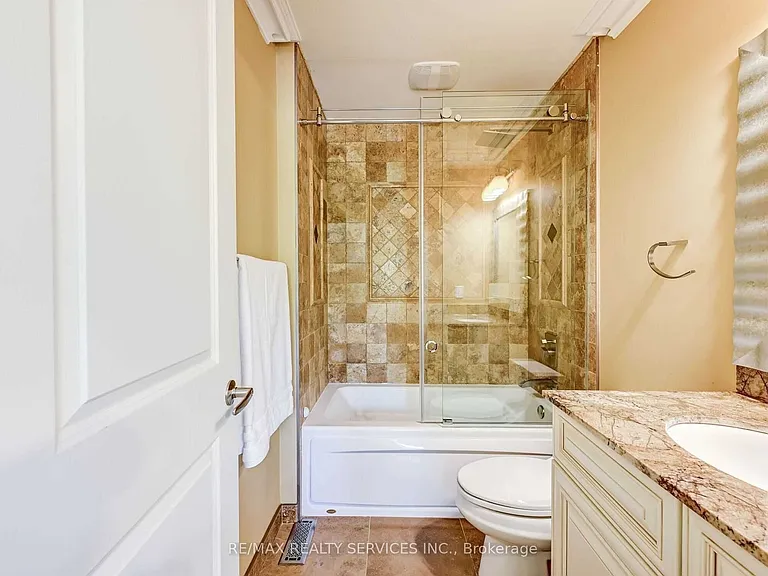 1570 Tipperary Ct — Photo 30