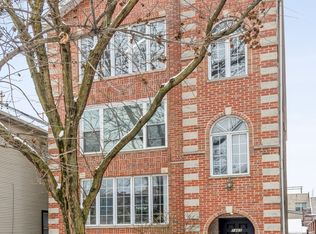 1465 W Thomas St, Chicago, IL 60642