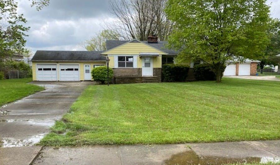 1st image of 18025 Broxton Dr