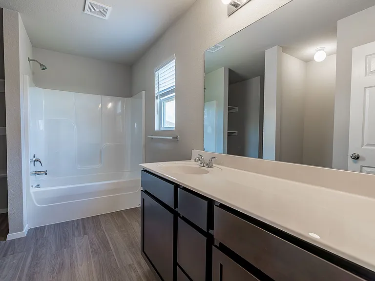 1721 Forest Dr — Photo 13