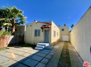 5752 S Van Ness Ave, Los Angeles, CA 90062