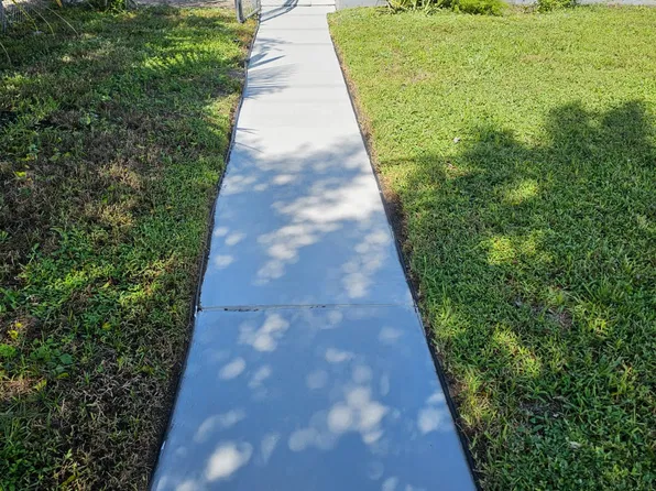 5605 Pinewood Ave, West Palm Beach, FL 33407