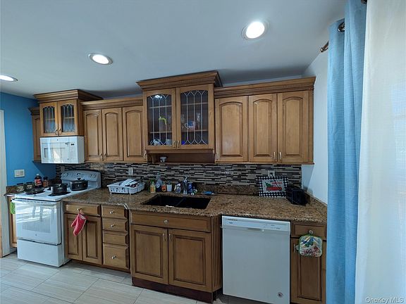 3rd image of 127 Johns Neck Road