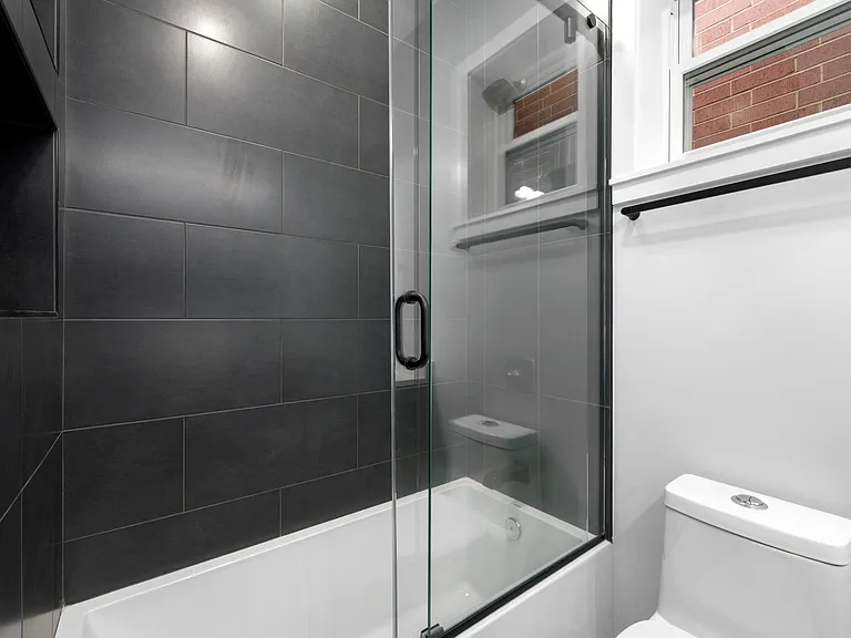 1518 W Melrose St #2 — Photo 14