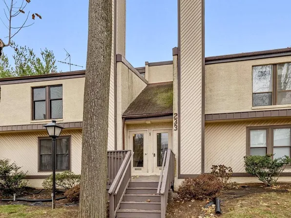 233 Township Line Rd APT 1B, Elkins Park, PA 19027