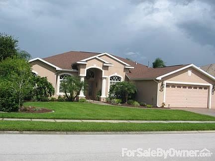 new palmetto sodded front yard