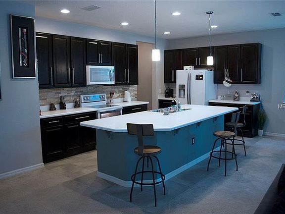 4th image of 2324 Avellino Ave