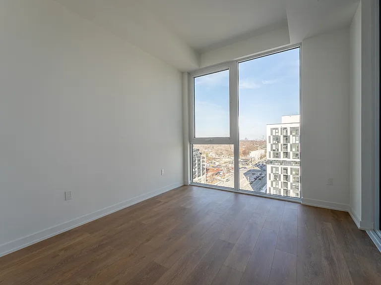 1037 The Queensway #910 — Photo 13