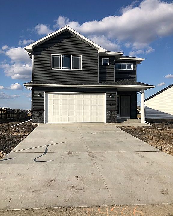 1st image of 4506 Blue Stem Way
