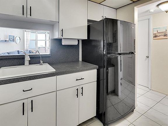 4th image of 301 N Ocean Boulevard #1201