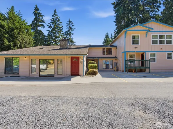 16068 Greenwood Avenue N, Shoreline, WA 98133