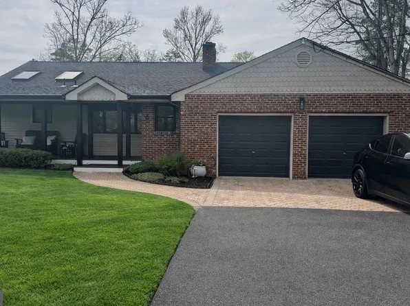 6 Brookside Dr, Medford, NJ 08055