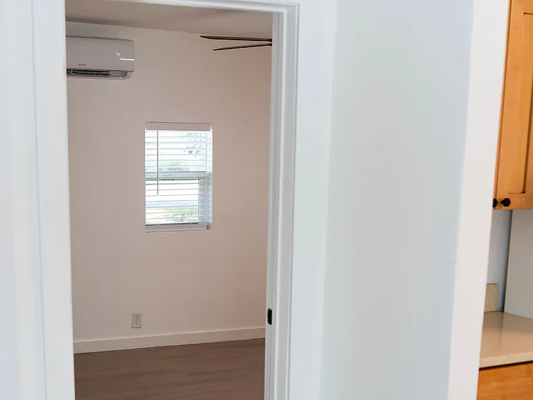 1003 Cypress Ave — Photo 6