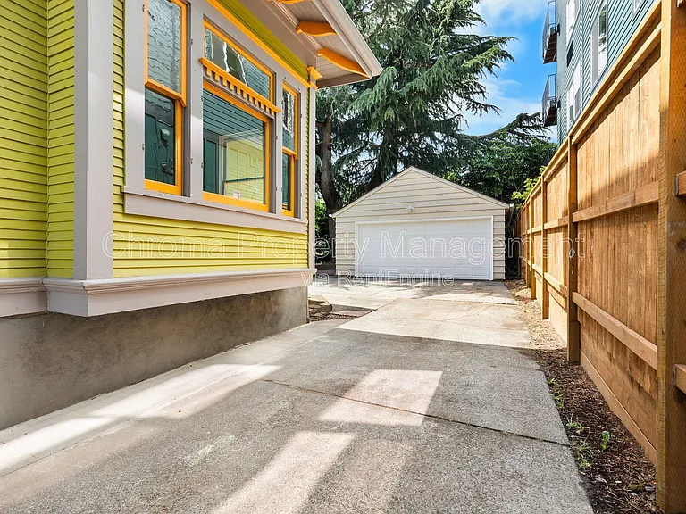 6933 North Interstate Ave — Photo 21