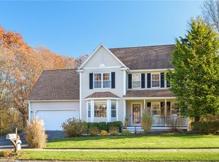 33 Bramblewood Ln, South Kingstown, RI 02879