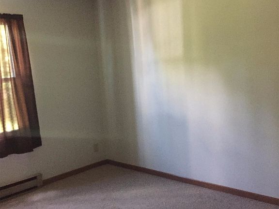 4th image of 136 Earl St APT 10