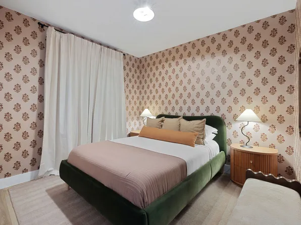 1542 NW 2nd St, Miami, FL