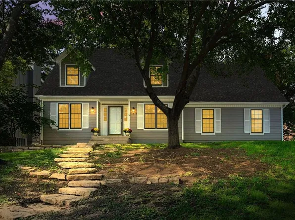 11432 Marty St, Overland Park, KS 66210