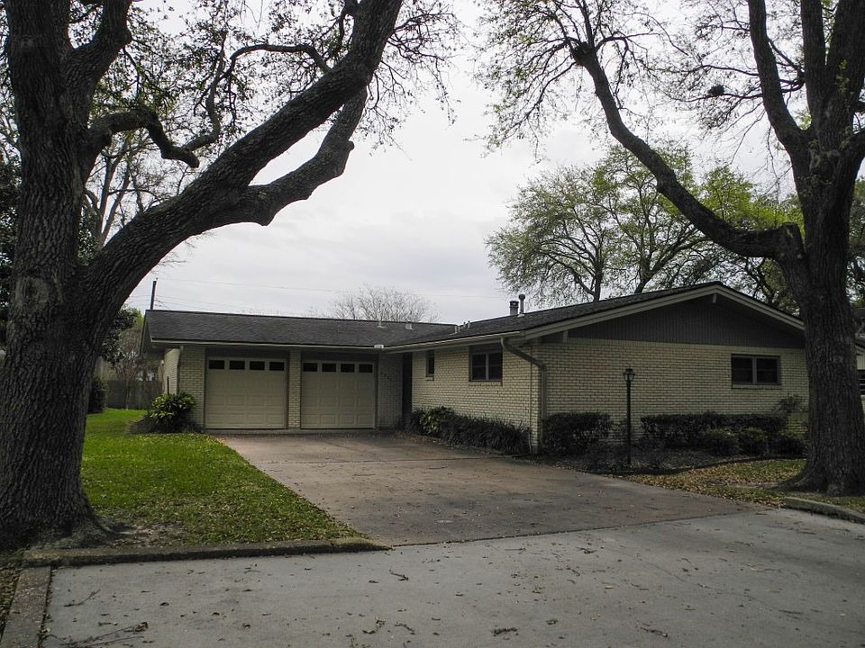 1st image of 2321 Grand Blvd