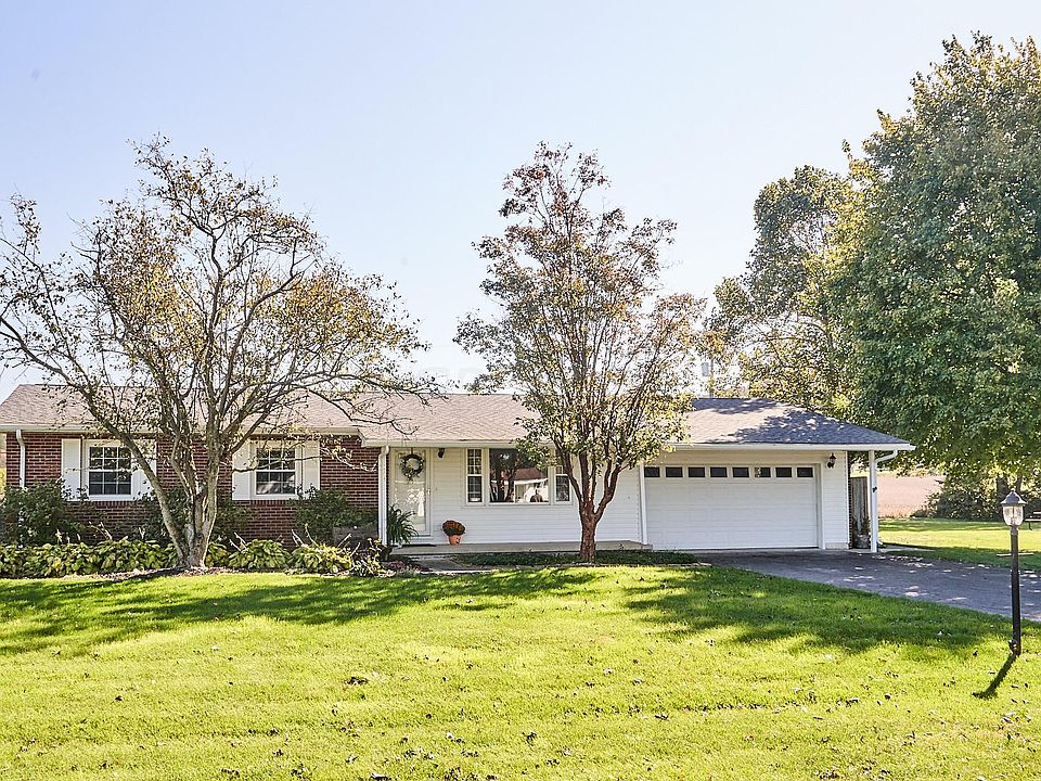 1st image of 144 Emerald Ln
