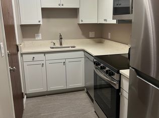 35 Prospect St APT 102, Woburn, MA 01801