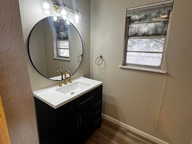 3208 Durant Dr — Photo 12