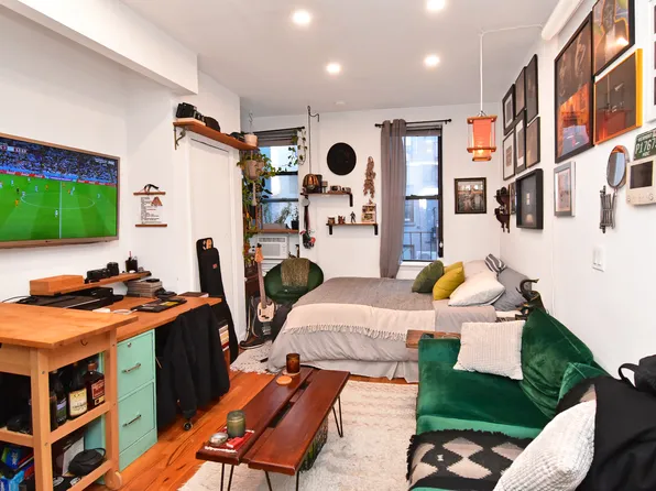190 Orchard Street image 1 of 4