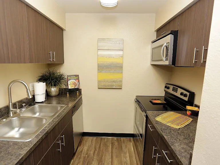 Aspenleaf Apartments — Photo 39