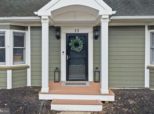 13 New St, Crosswicks, NJ 08515