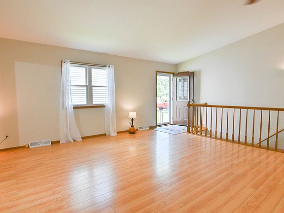 5th image of 26137 W Lake Ave