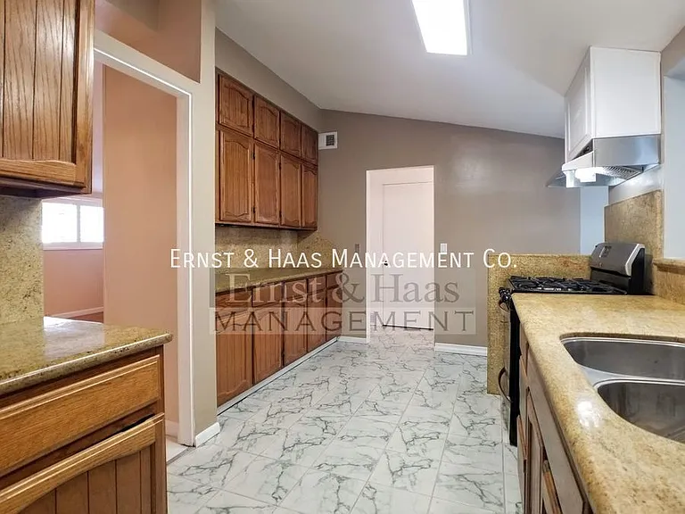3310 E Curry St — Photo 12