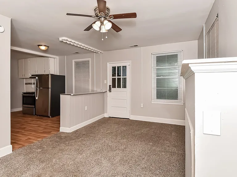 5111_017_living_room_13383206.jpg