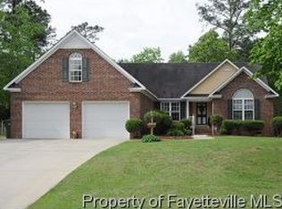 1338 Sawyer Ct, Hope Mills, NC 28348