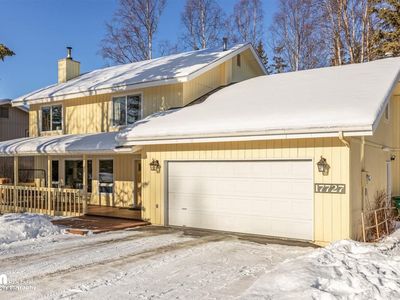 17727 Nitoanya Cir, Eagle River, AK, 99577