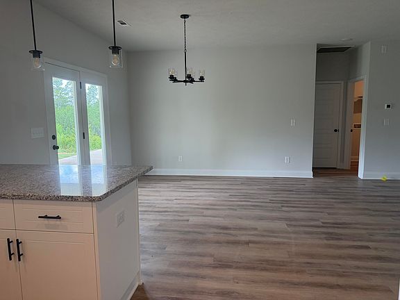 5th image of 329 Bay Meadows Dr
