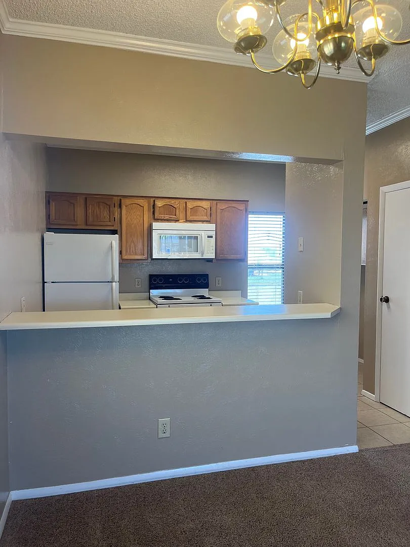 1028 Mockingbird Apt. D Clovis, NM — Photo 4