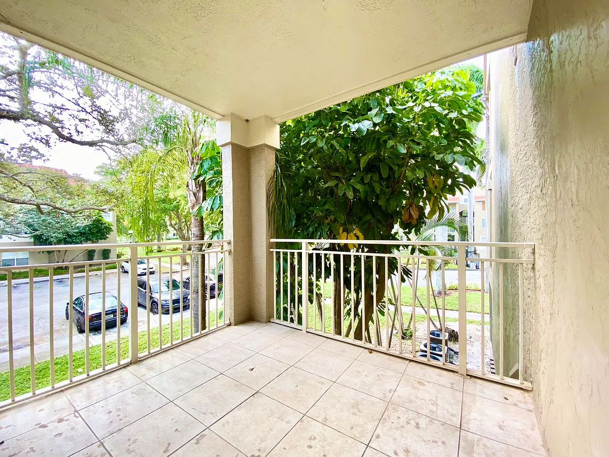 Building Photo - 1705 Palm Cove Blvd #201