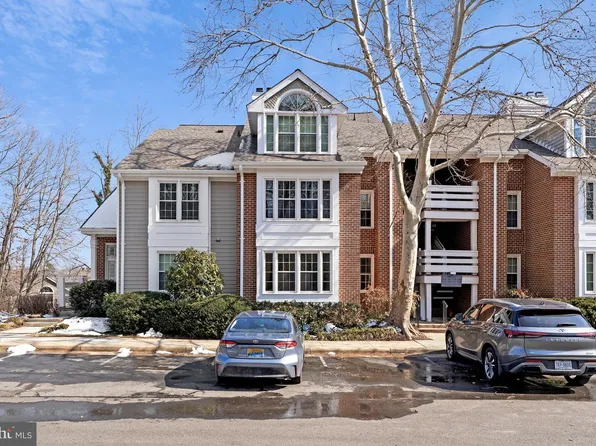11144 Beaver Cir #11144, Reston, VA 20190