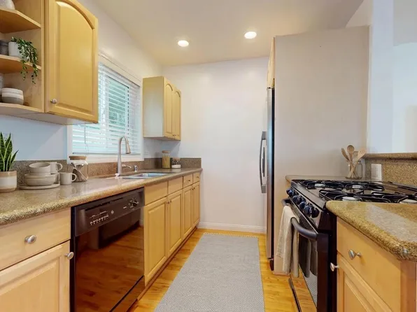 1514 Manhattan Beach Blvd APT B, Manhattan Beach, CA 90266