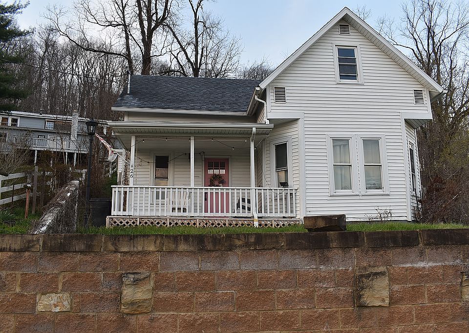 1st image of 26 Spring St